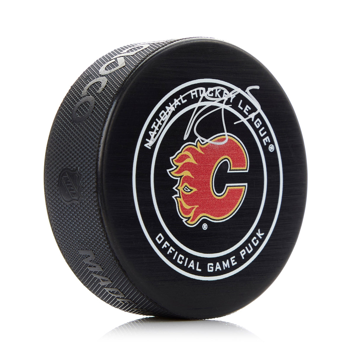 Mark Giordano Signed Calgary Flames Official Game Puck product image 1, provided for visual reference and product detail