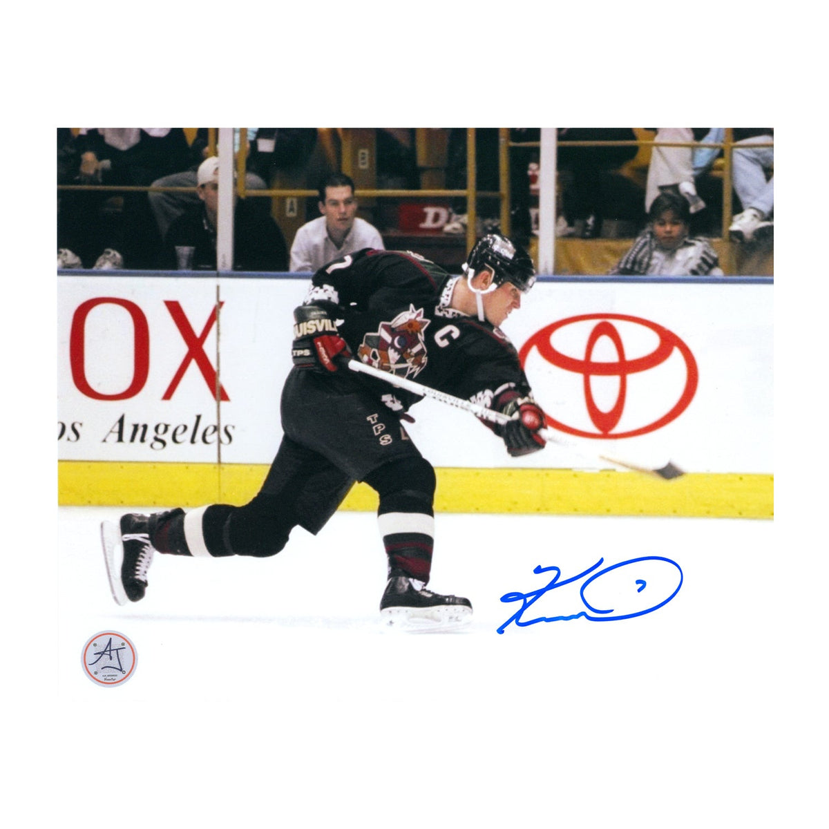 Keith Tkachuk Autographed Phoenix Coyotes Slapshot 8x10 Photo product image 1, provided for visual reference and product