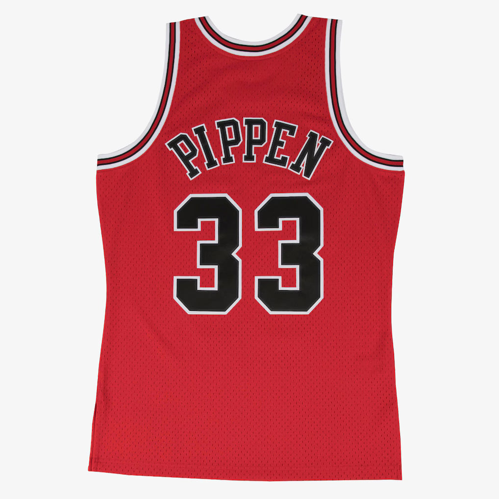 Mens Chicago Bulls Scottie Pippen Mitchell & Ness Red 1997-98 Hardwood Classics Swingman Jersey product image 1, provided