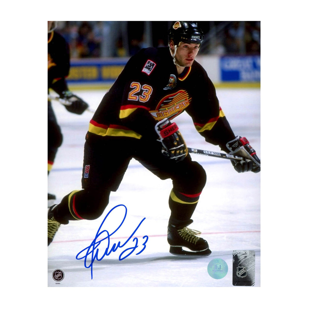 Martin Gelinas Autographed Vancouver Canucks Game Action 8x10 Photo product image 1, provided for visual reference and