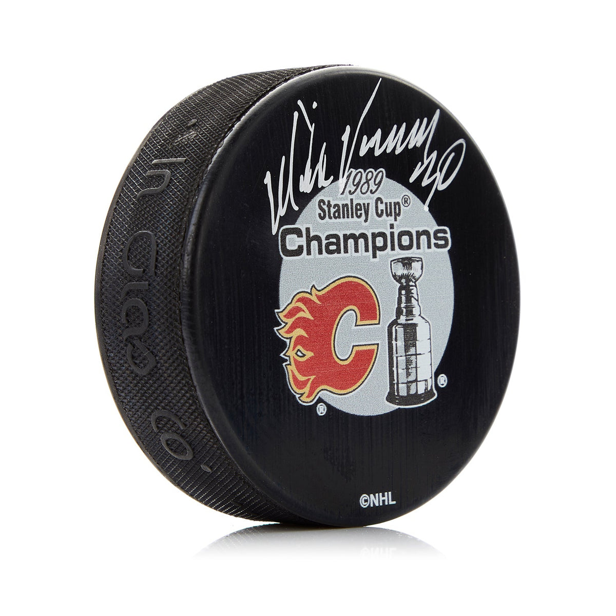 Mike Vernon Autographed Calgary Flames 1989 Stanley Cup Puck product image 1, provided for visual reference and product