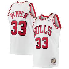 Chicago Bulls Scottie Pippen White 1997-98 Hardwood Classics Swingman Jersey product image 1, provided for visual reference