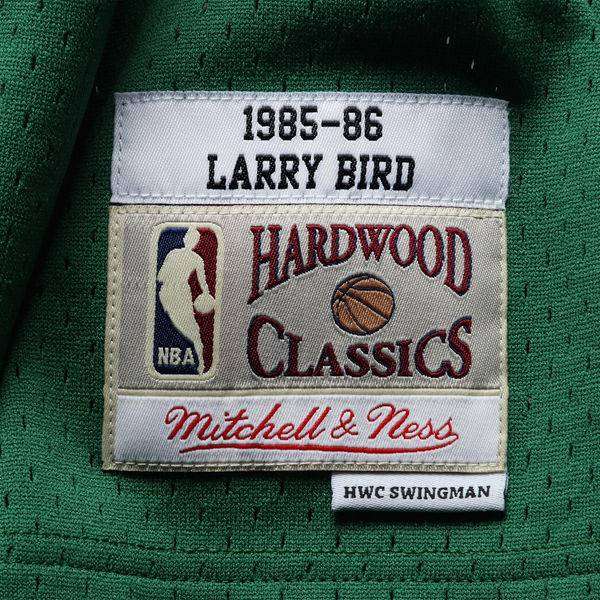 Boston Celtics Larry Bird Mitchell & Ness Kelly Green 1985-86 Hardwood Classics Swingman Jersey for Men product image 4,